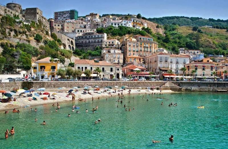 Casavacanzeivana Pizzo  Luaran gambar